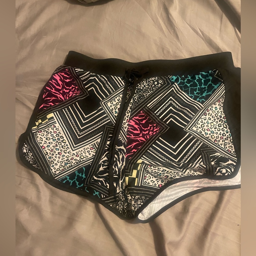 Women’s M Shorts
